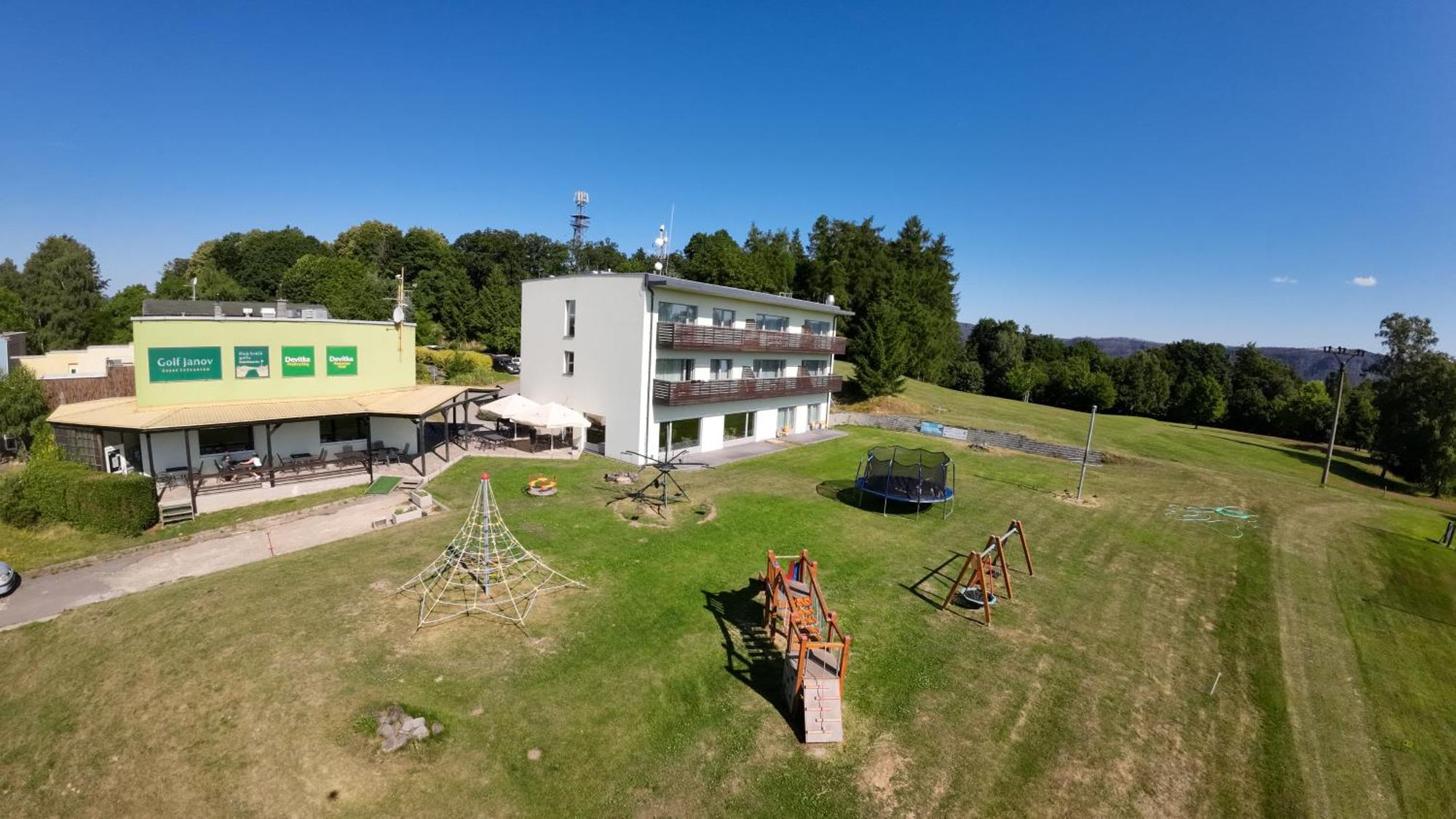 Hotel Devitka Янов Екстер'єр фото