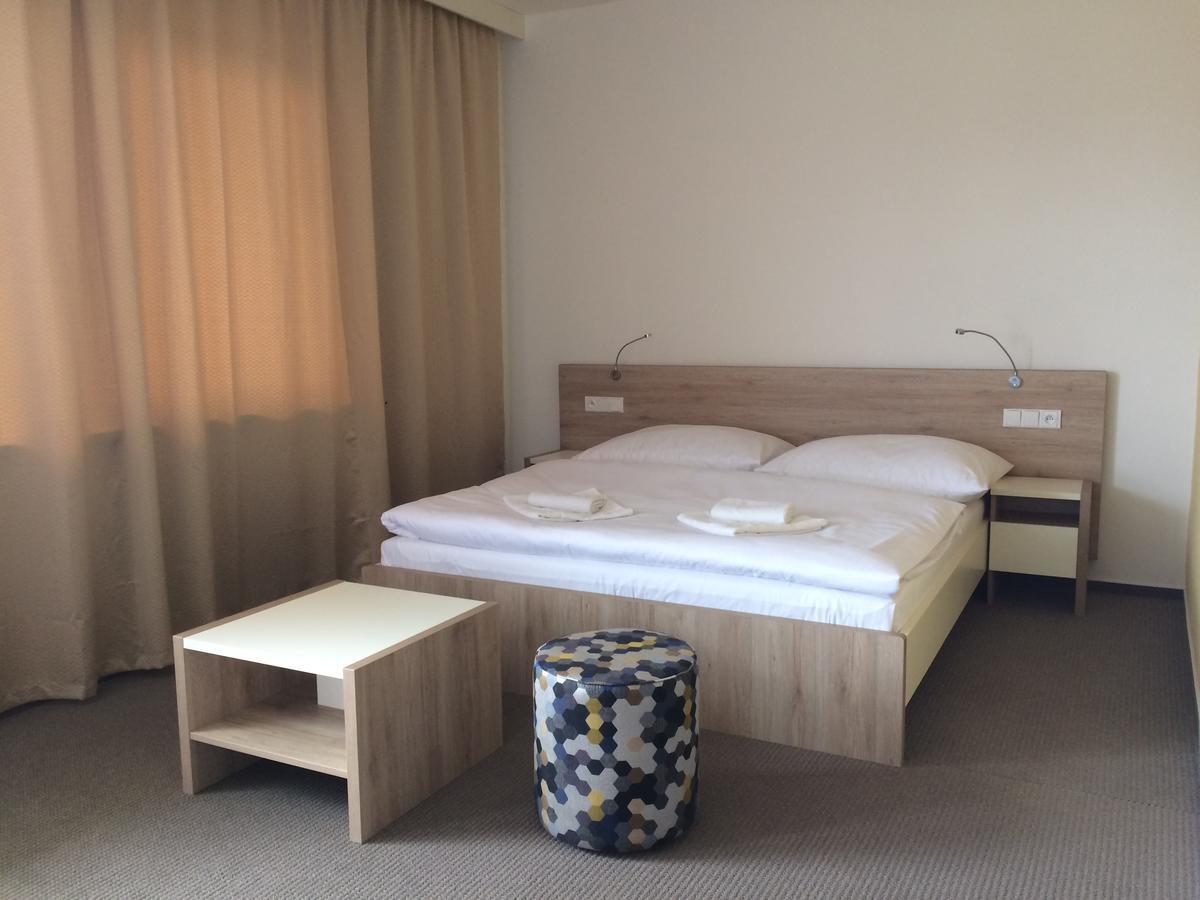 Hotel Devitka Янов Екстер'єр фото