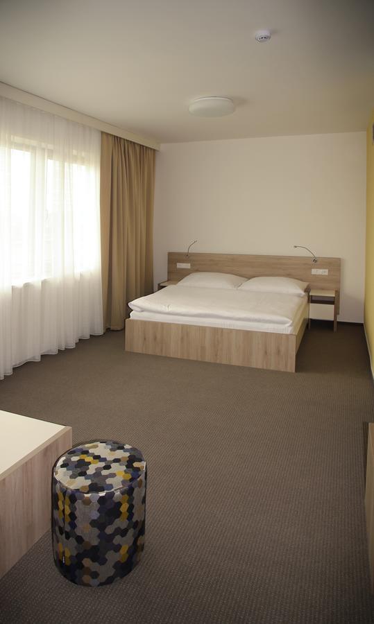 Hotel Devitka Янов Екстер'єр фото