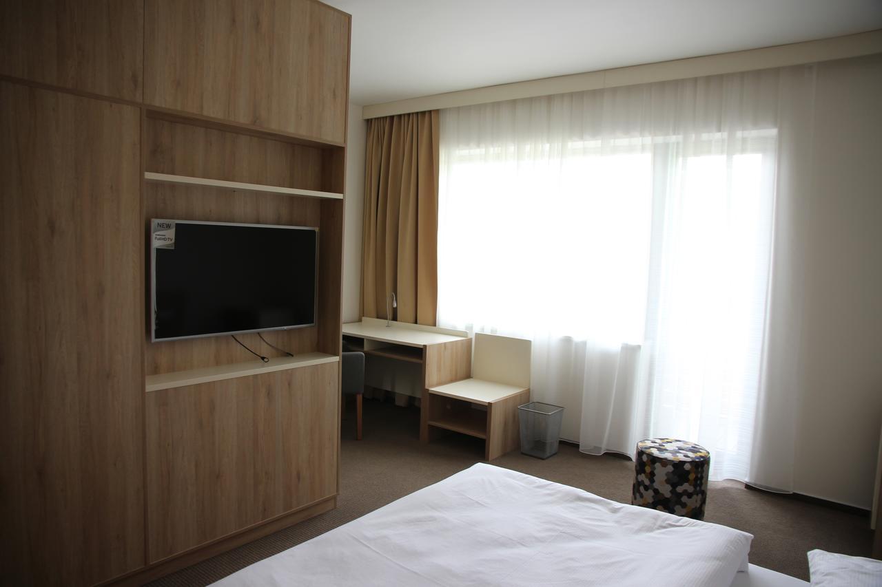 Hotel Devitka Янов Екстер'єр фото