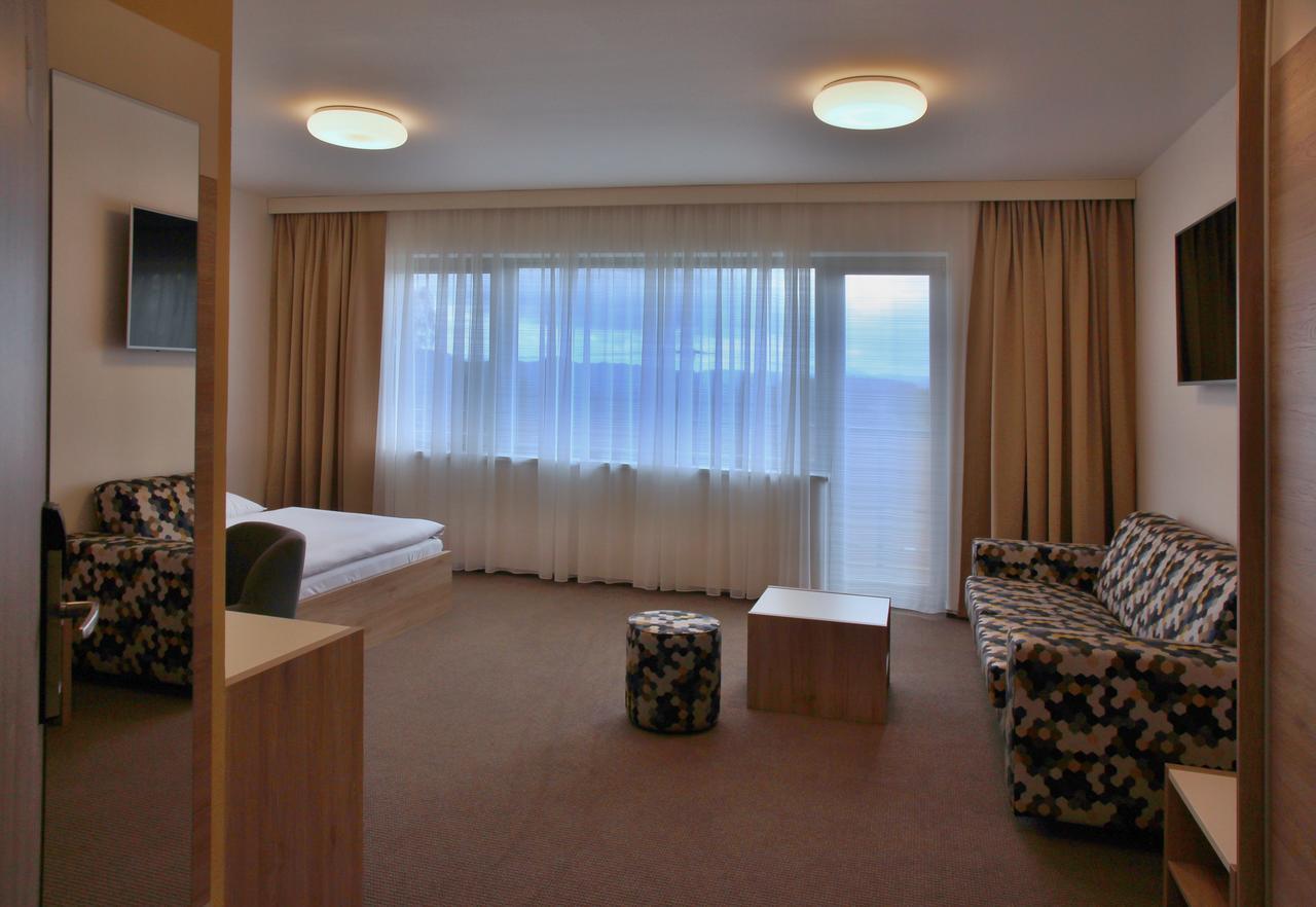 Hotel Devitka Янов Екстер'єр фото