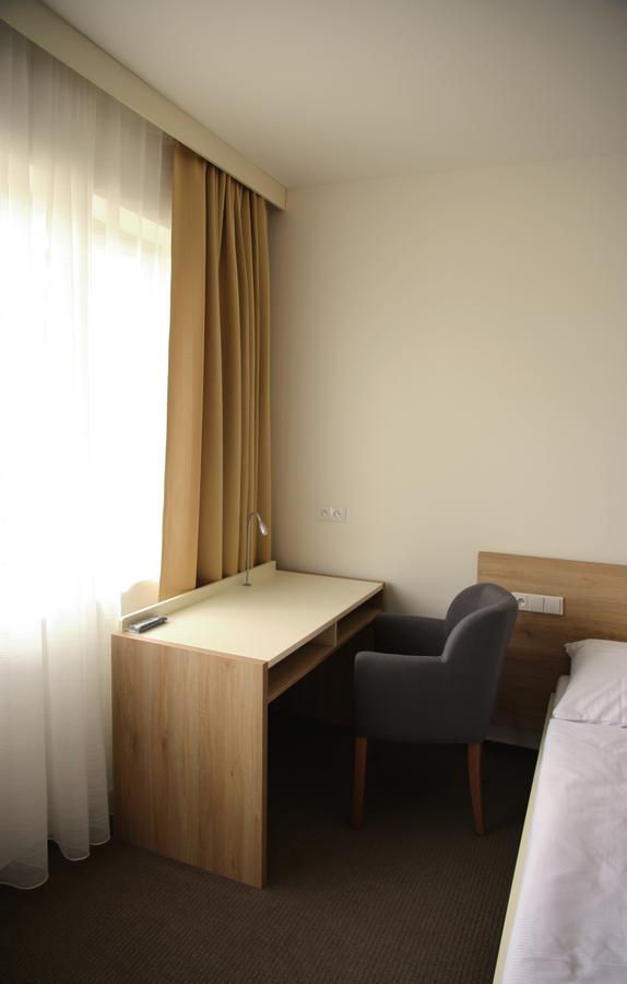 Hotel Devitka Янов Екстер'єр фото