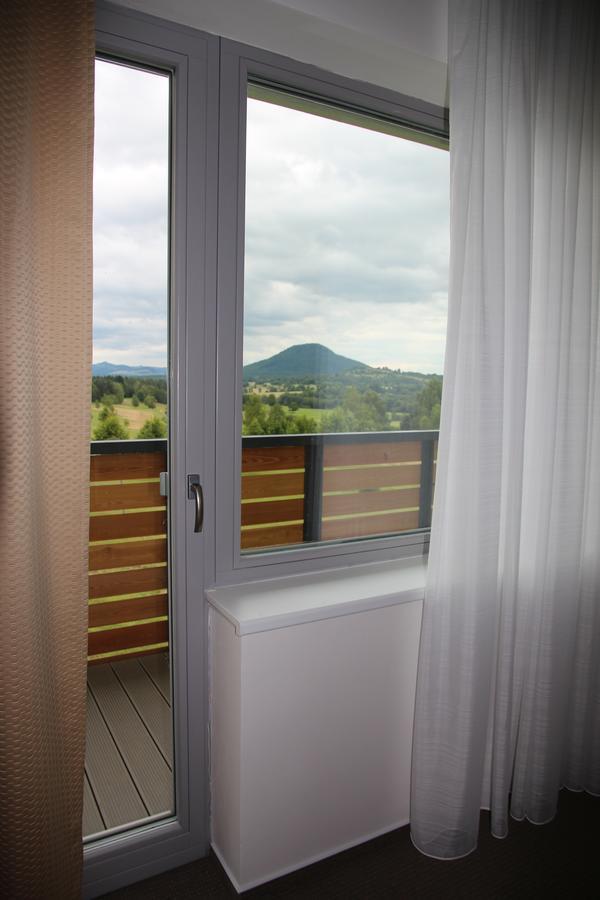 Hotel Devitka Янов Екстер'єр фото