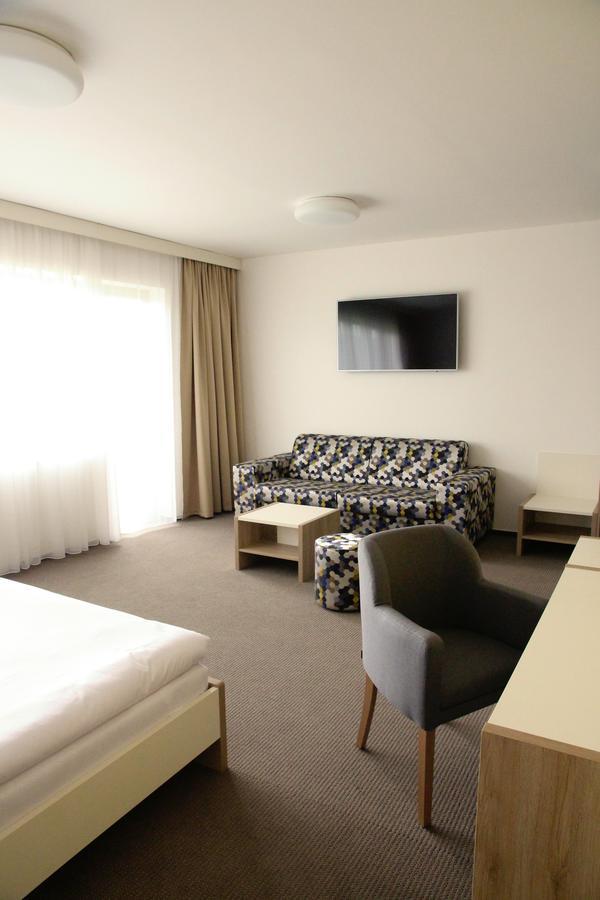 Hotel Devitka Янов Екстер'єр фото