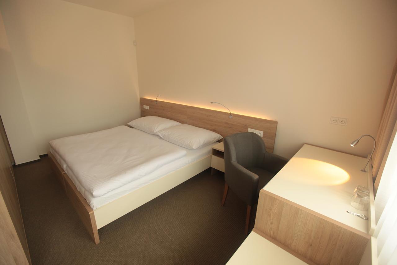 Hotel Devitka Янов Екстер'єр фото