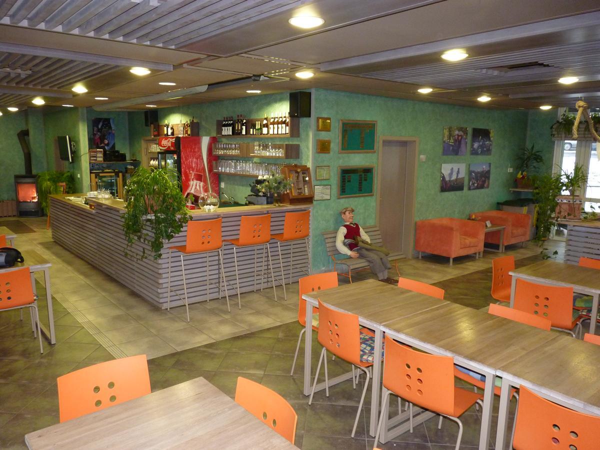 Hotel Devitka Янов Екстер'єр фото